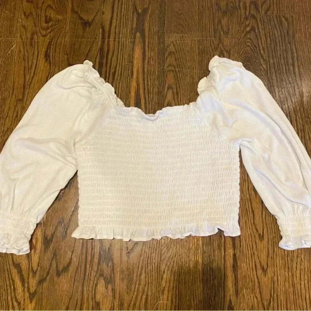 White Free People top! ⭐️